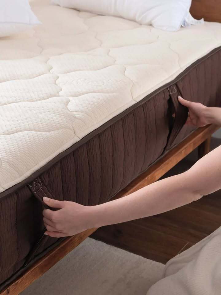Sweet Zzz - Honey Hybrid Mattress, Medium Soft, Full, Perfect Condition