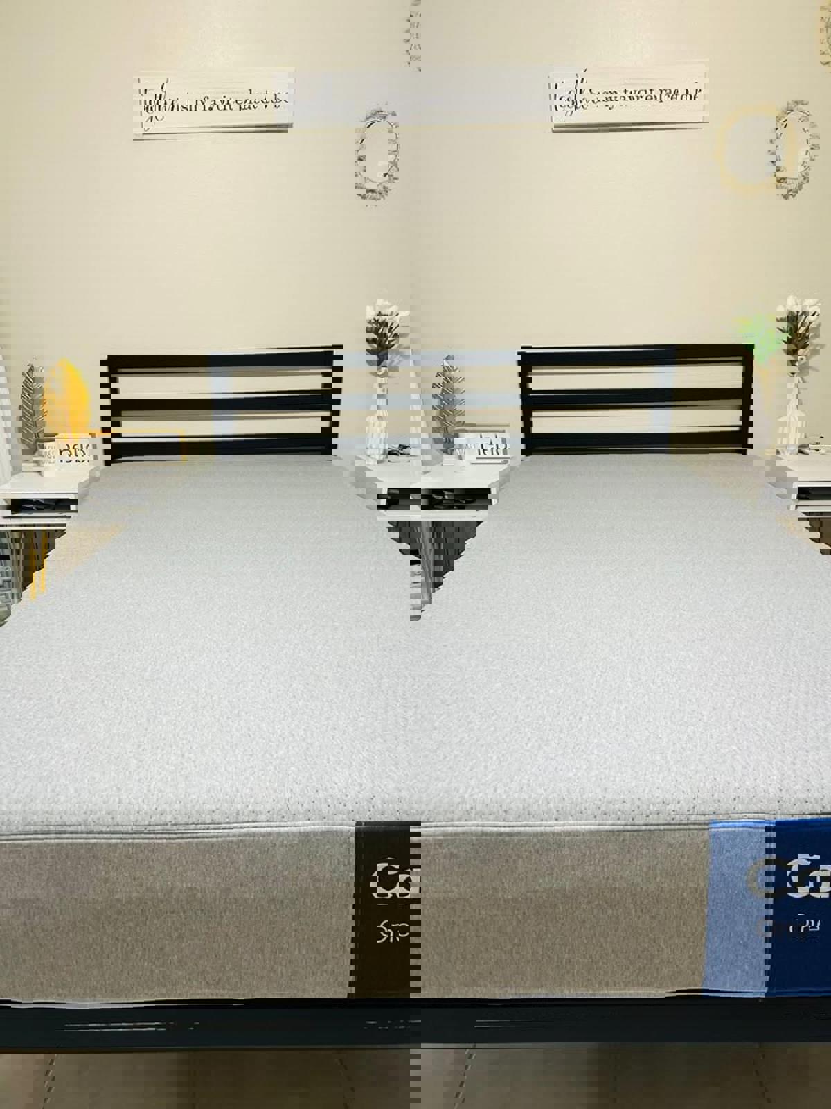 Casper One, Queen, Like New,