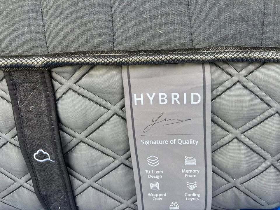 Puffy Royal Hybrid Mattress, King, Perfect Condition