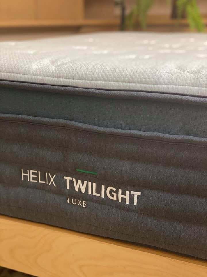 Helix Luxe Twilight, Queen, Perfect Condition