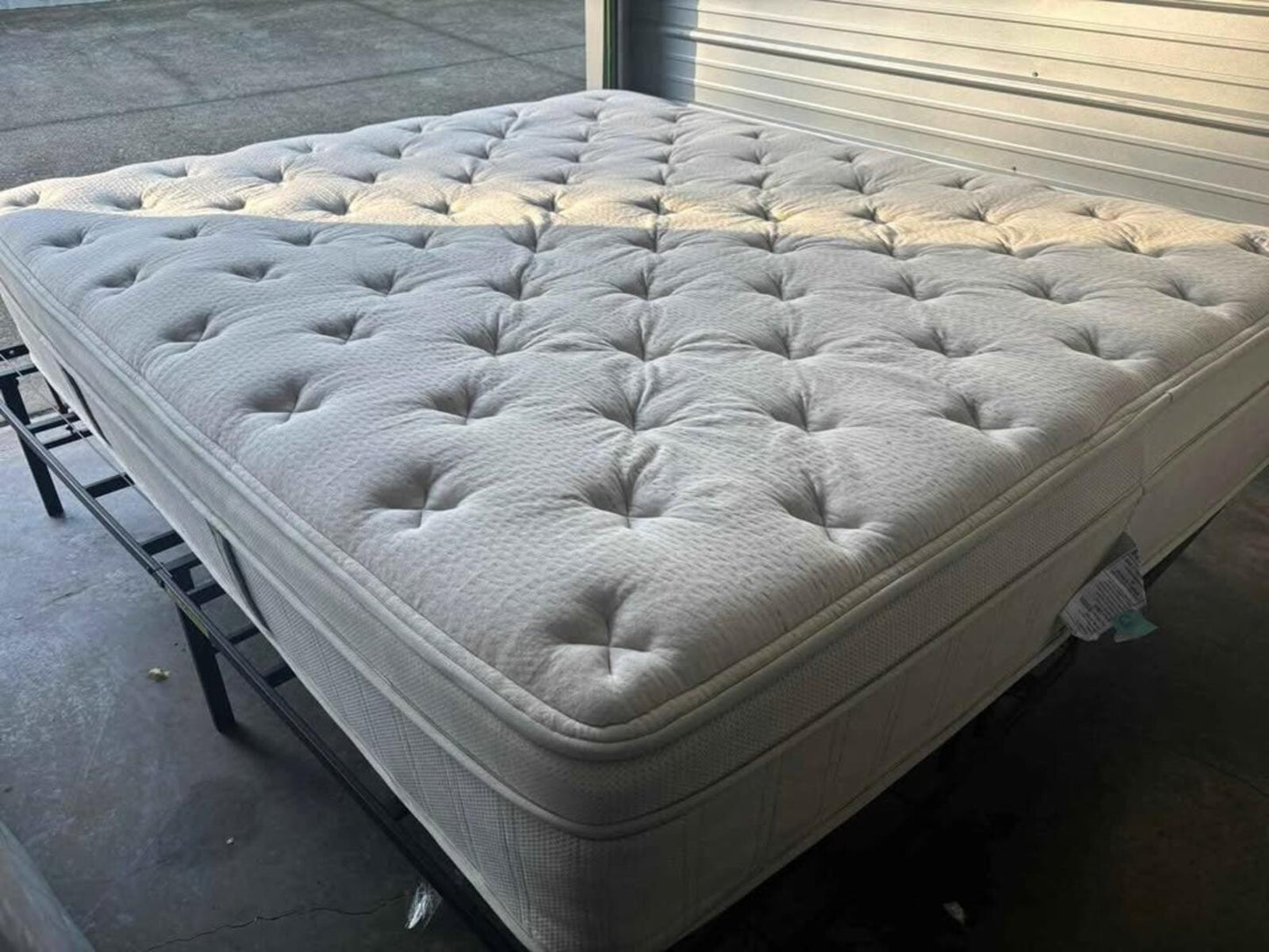Leesa Natural Hybrid Mattress, Full, Like New,