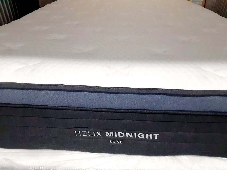 Helix Luxe Midnight, Full, Perfect Condition