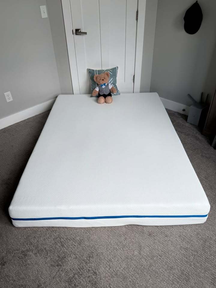 Nectar Kids Memory Foam Mattress, Full, Perfect Condition