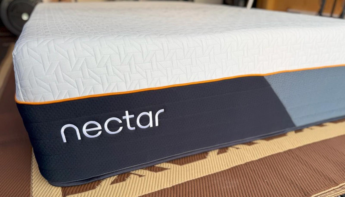 Nectar Ultra Hybrid, Queen, Like New