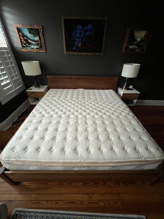 Saatva Classic Mattress, Luxury Firm, 11.5", King, Like New, Perfect Condition