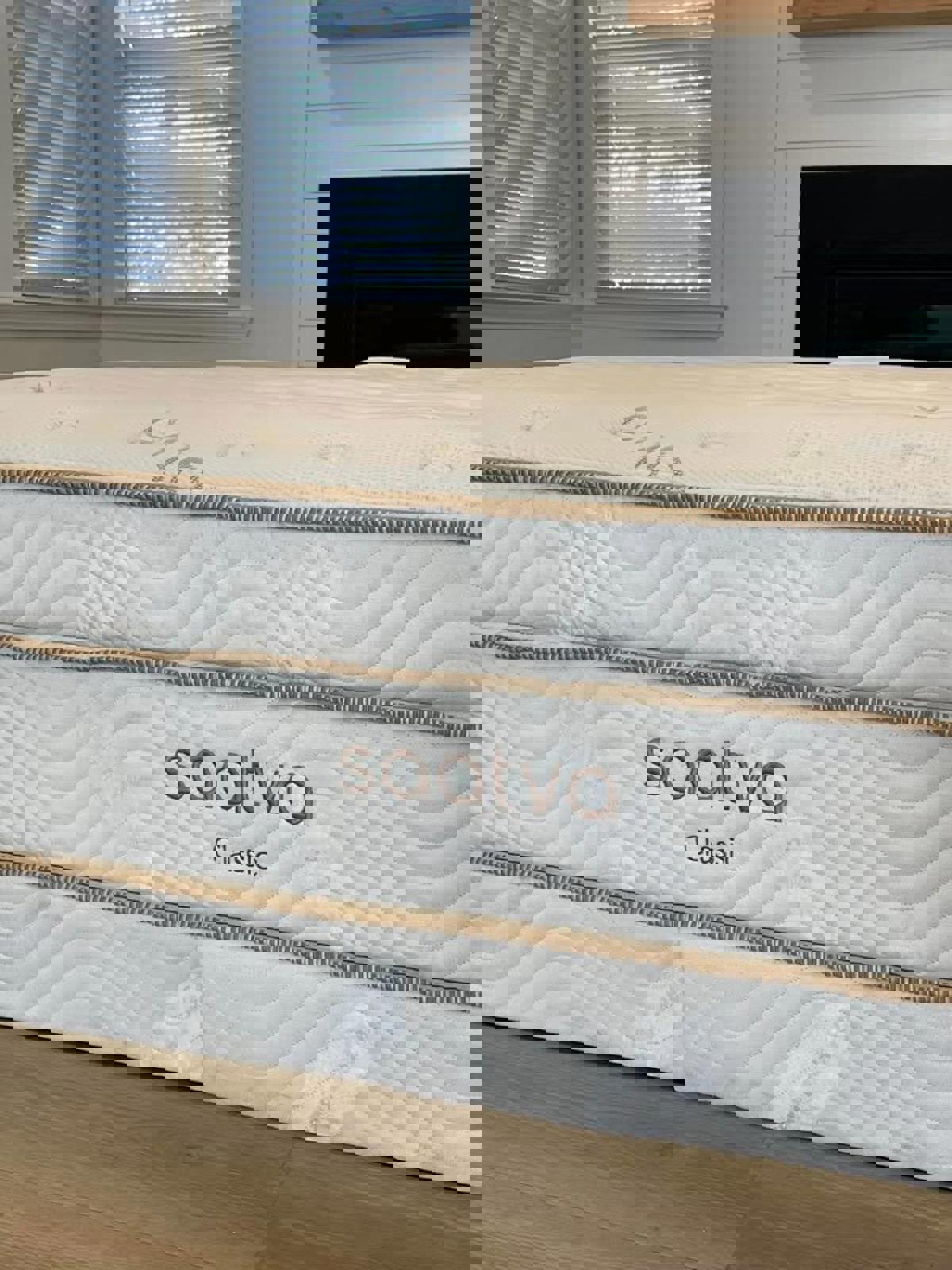 Saatva Classic Mattress, Luxury Firm, 14.5", Queen, Like New