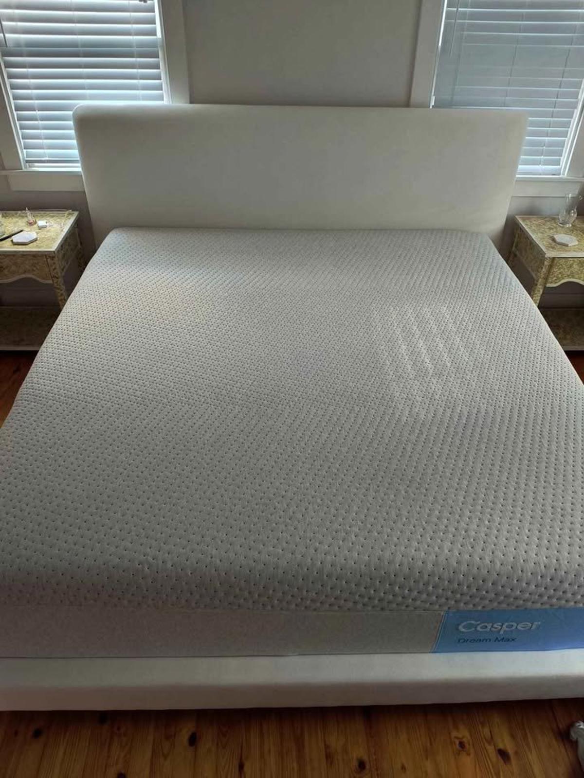 Casper Dream Max, Cal King, Like New