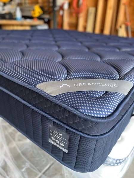 DreamCloud Luxe Hybrid Mattress, King, Perfect Condition