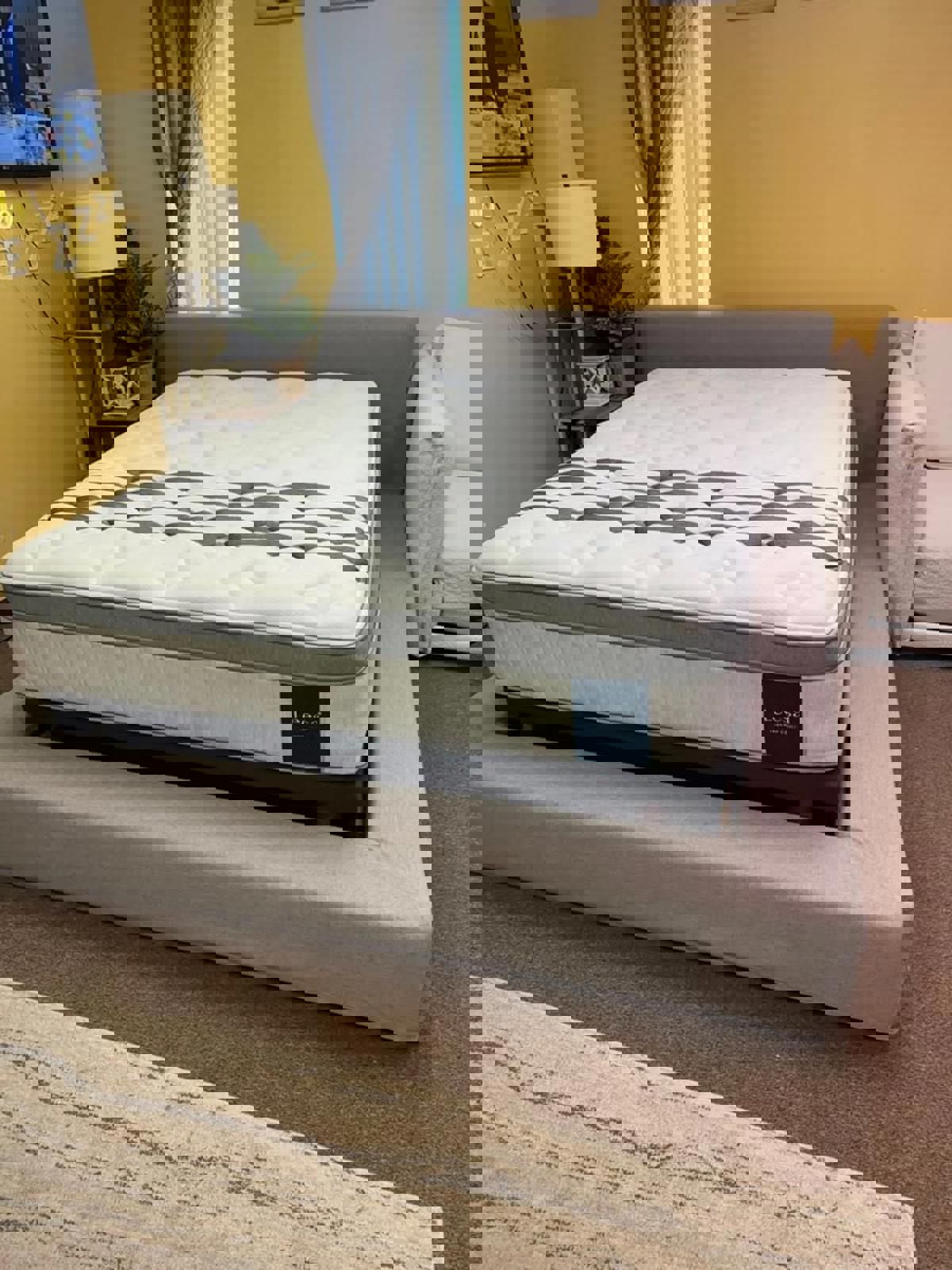 Leesa Legend Chill Hybrid Mattress, Queen, Like New, Perfect Condition