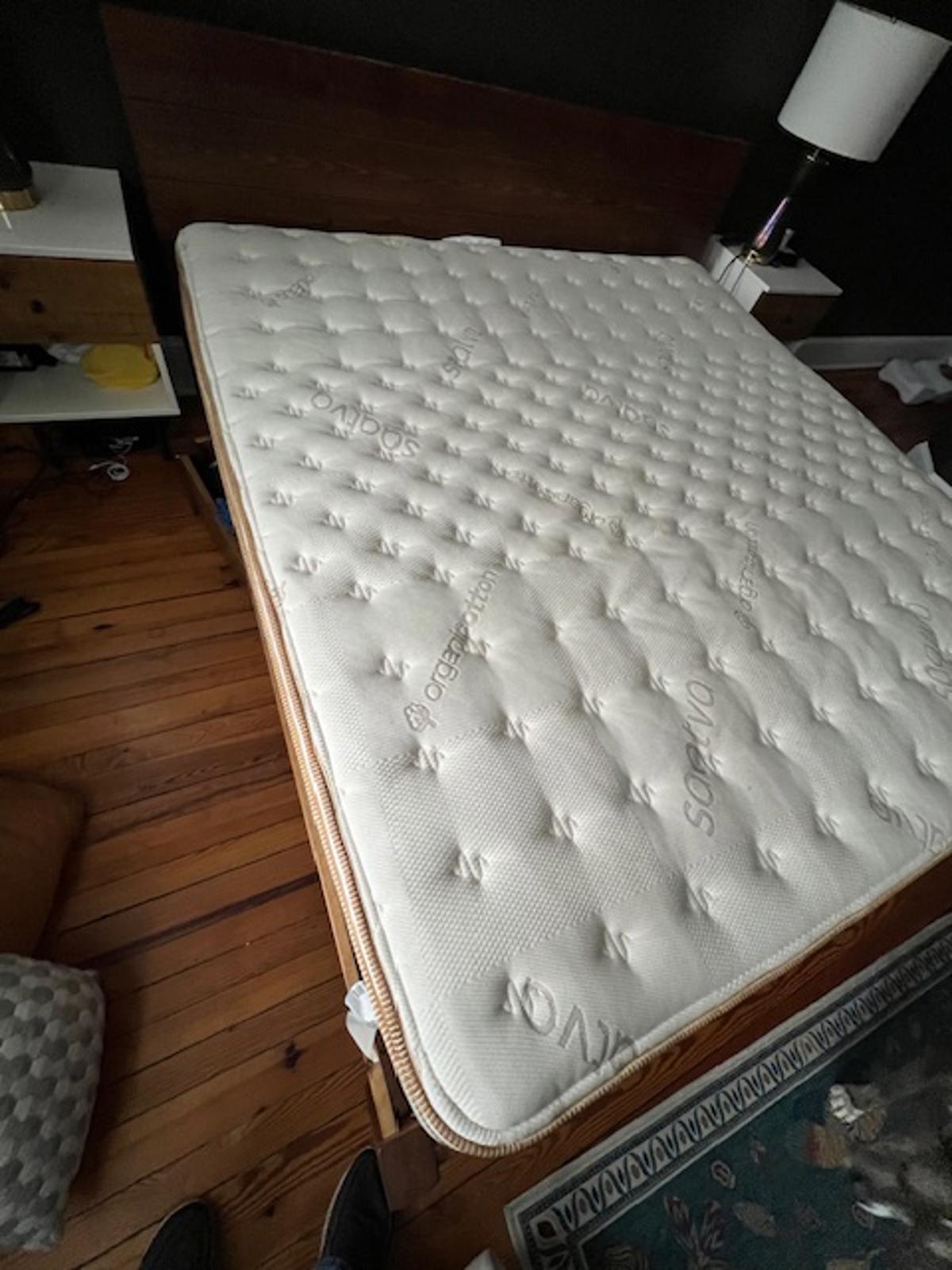 Saatva Classic Mattress, Luxury Firm, 11.5", King, Like New, Perfect Condition
