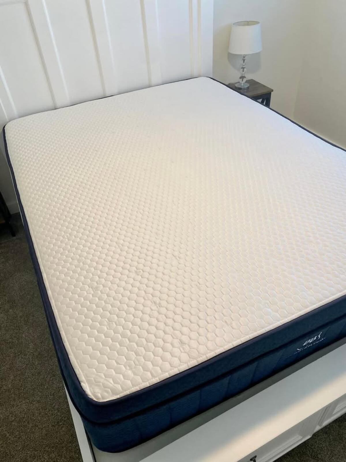 Brooklyn bedding Aurora Luxe Cooling, King, Perfect Condition