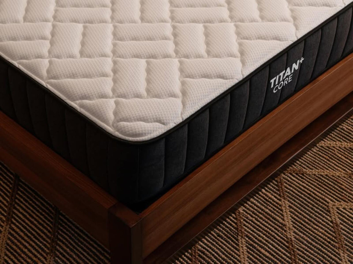 Brooklyn bedding - Titan Plus Core, Queen, Perfect Condition