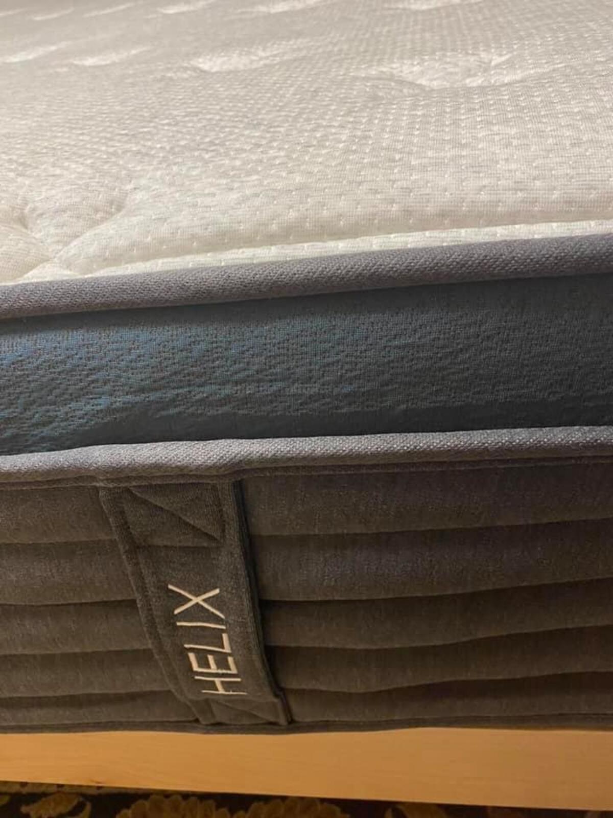 Helix Luxe Twilight, King, Perfect Condition