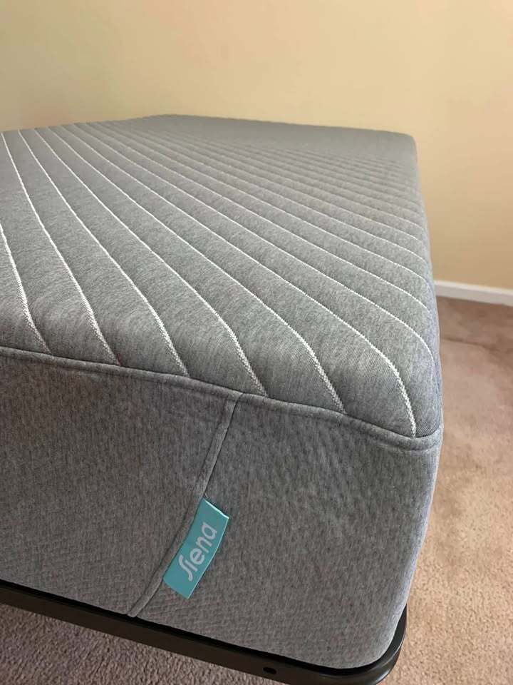 Siena 14ˮ Signature Hybrid Mattress, Twin, Perfect Condition