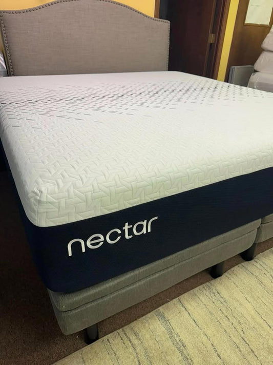 Nectar Luxe 14 Hybrid, King, Like New