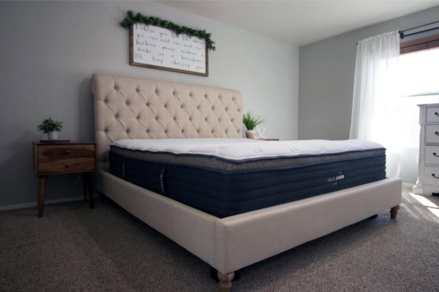 Helix Luxe Dawn, King, Cover: GlacioTex Cooling Cover, Perfect Condition