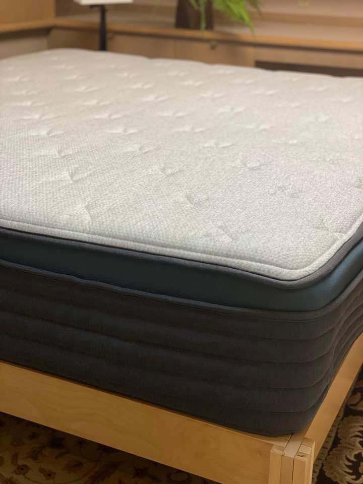 Helix Luxe Twilight, Queen, Perfect Condition