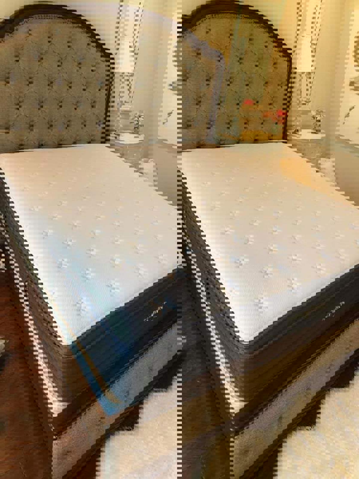 Helix Luxe Midnight, King, GlacioTex + CoolForce Layer, Like New, Perfect Condition