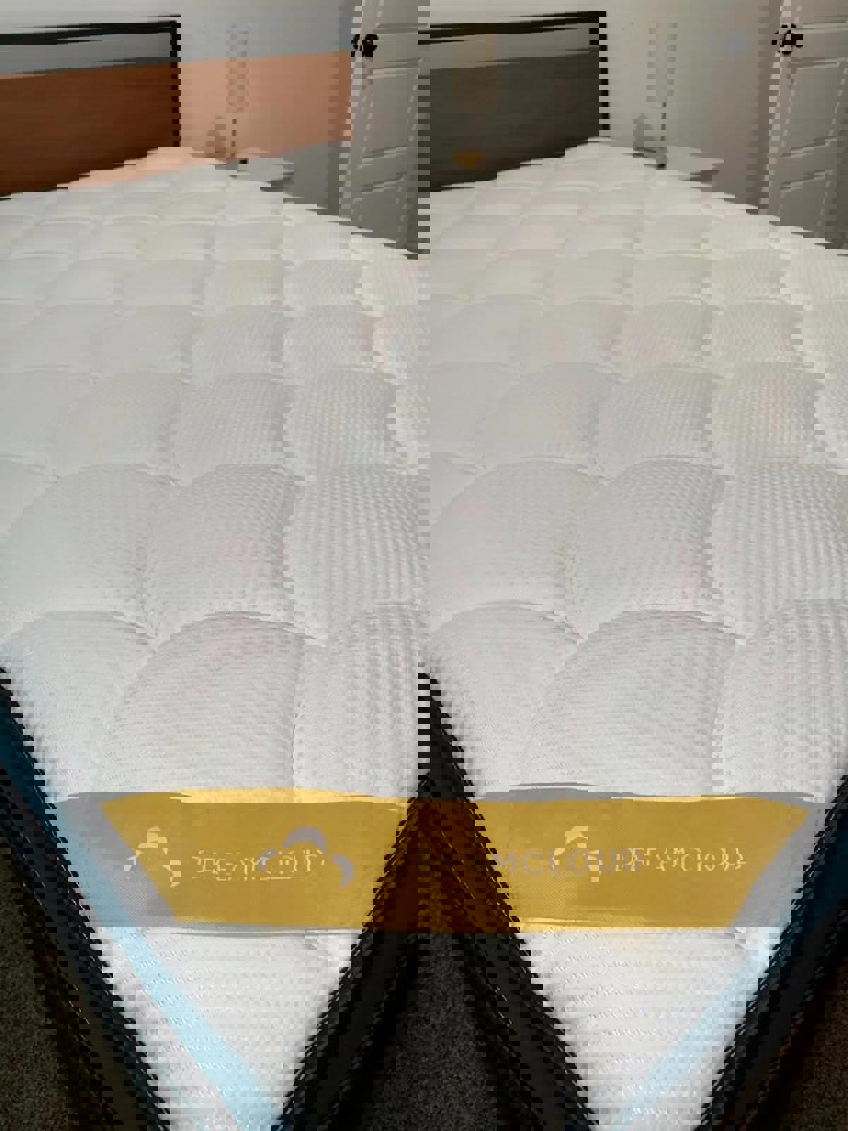 DreamCloud Premier Rest, King, Like New, Perfect Condition