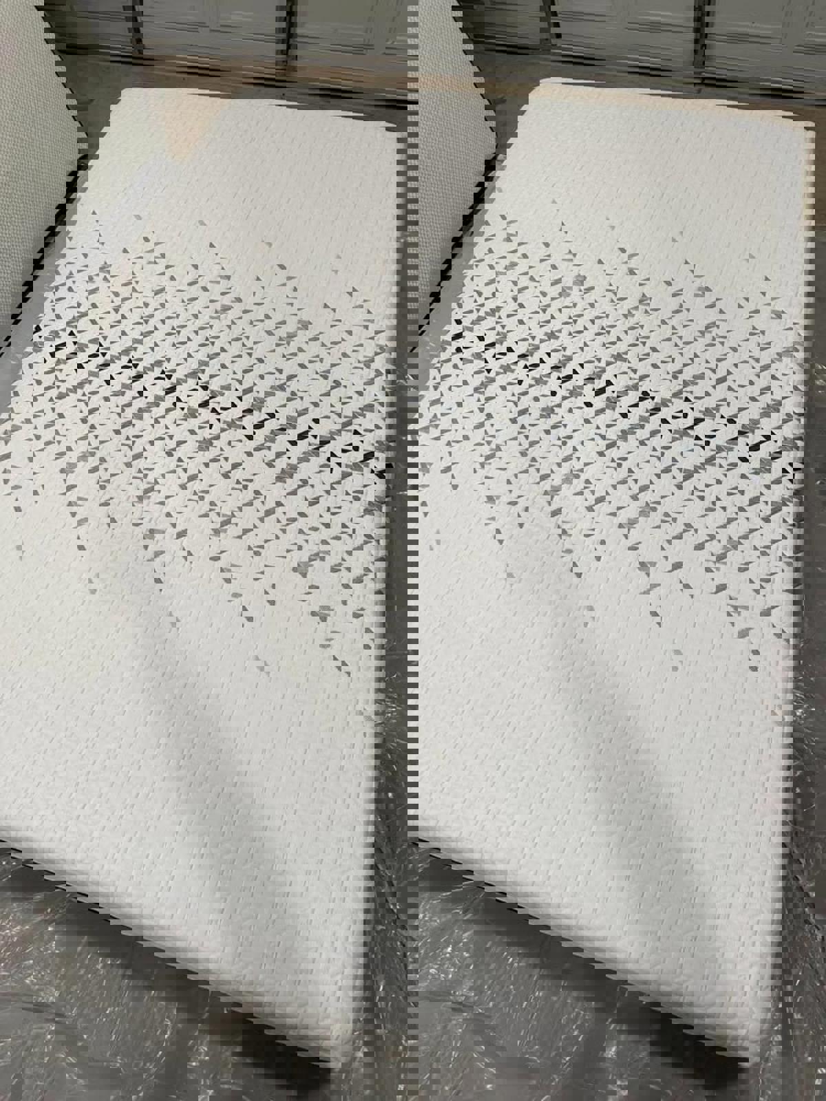 Nectar Memory Foam Mattress, Queen, Like New, Perfect Condition