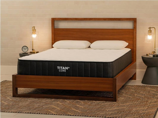Brooklyn bedding - Titan Plus Core, Queen, Perfect Condition