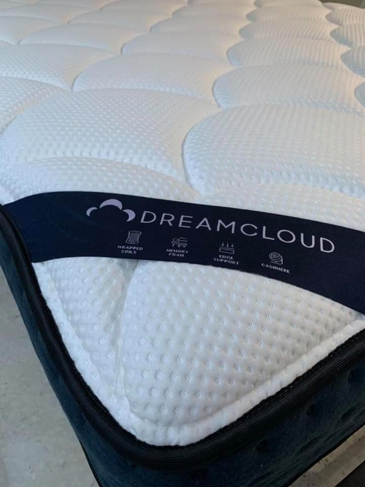 DreamCloud Classic Hybrid, Queen, Like New, Perfect Condition