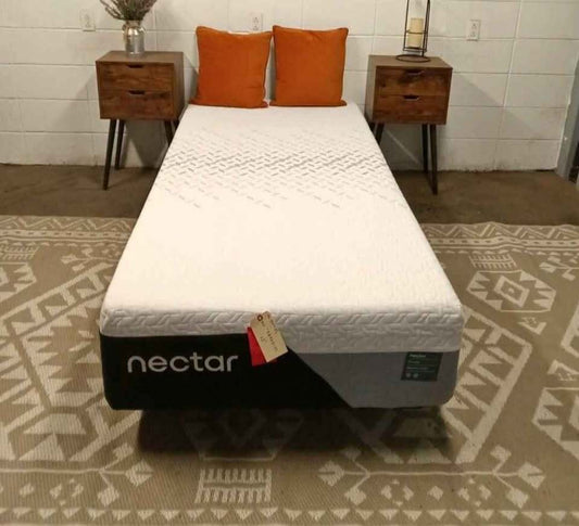 Nectar Luxe Hybrid, Twin XL,  Perfect Condition