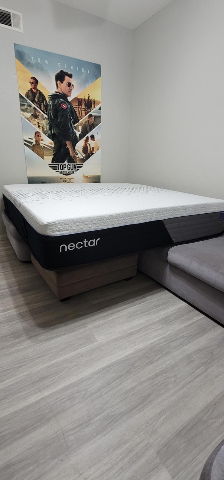 Nectar Luxe Hybrid, Queen, Like New, Perfect Condition