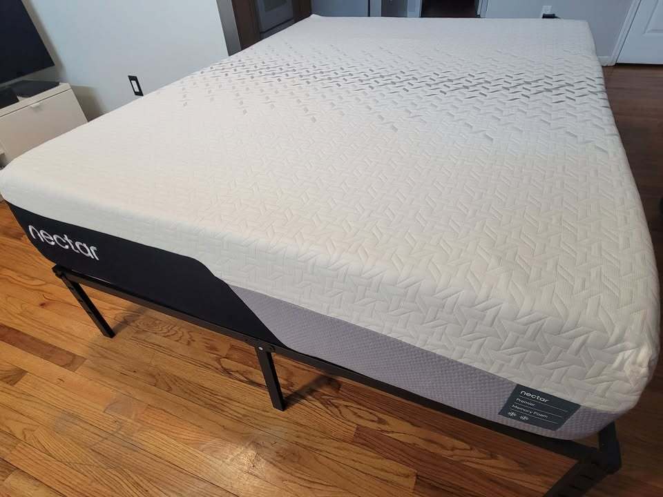 Nectar Premier Memory Foam, Queen, Perfect Condition