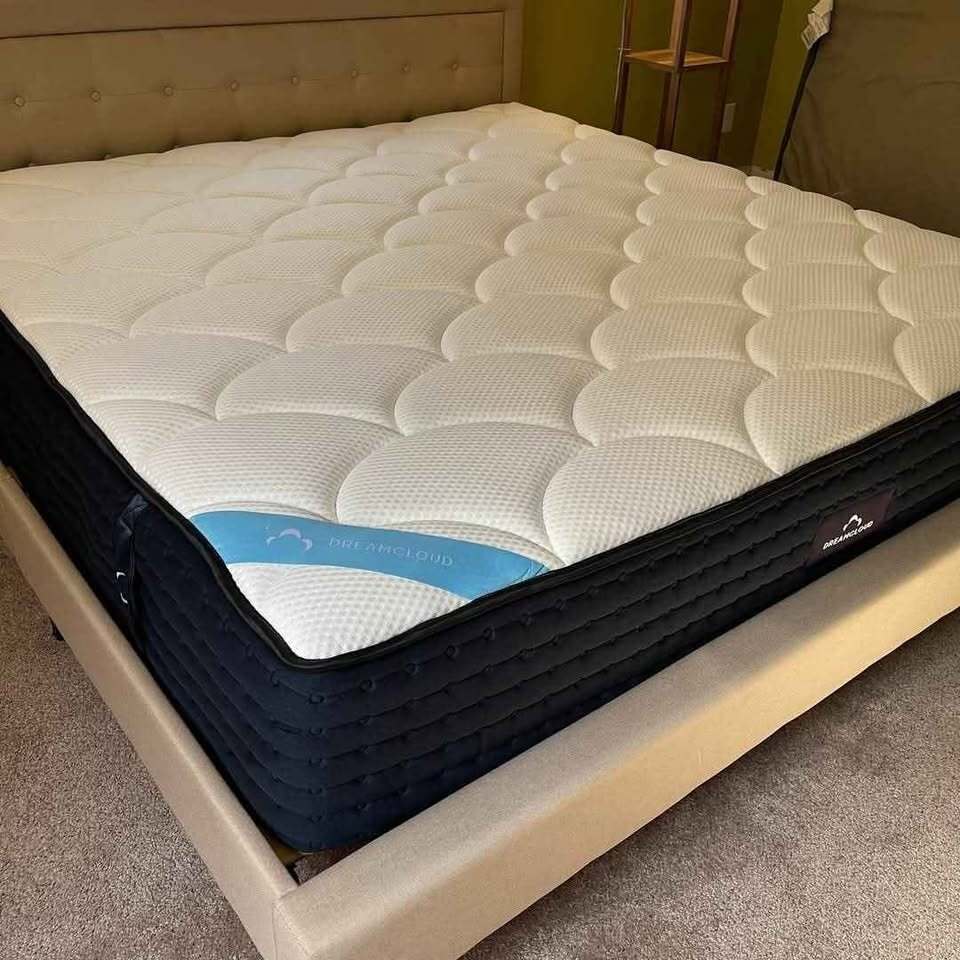 DreamCloud Premier Hybrid, Queen, Perfect Condition