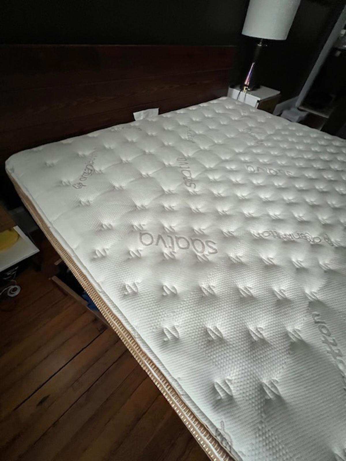 Saatva Classic Mattress, Luxury Firm, 11.5", King, Like New, Perfect Condition