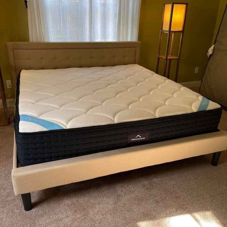 DreamCloud Premier Hybrid, Queen, Perfect Condition