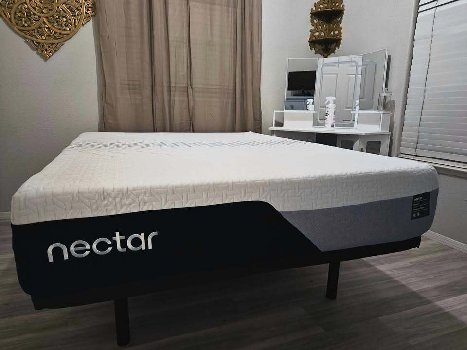 Nectar Premier Memory Foam, Queen, Perfect Condition